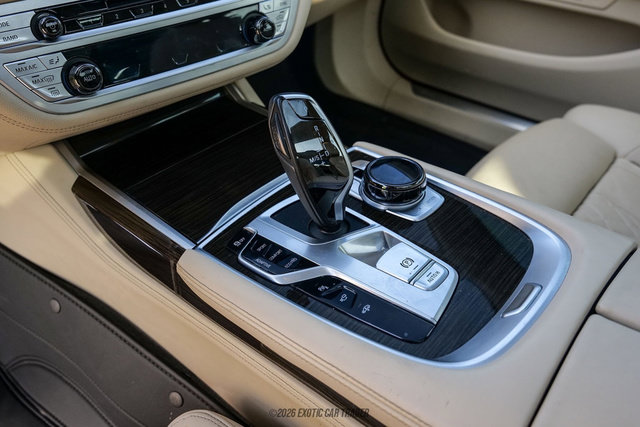 Used 2019 BMW 750i xDrive w/ Executive Package AWD/4WD image 39