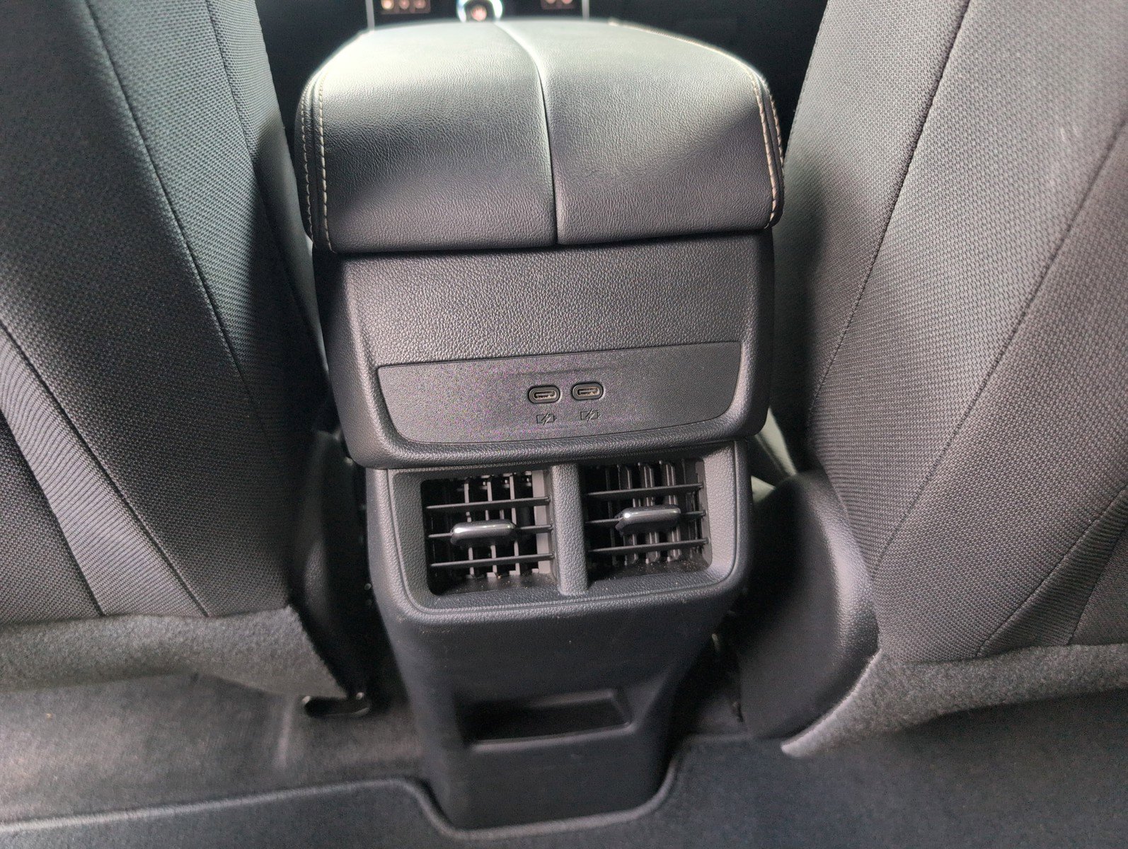 Used 2025 GMC Terrain Elevation image 32