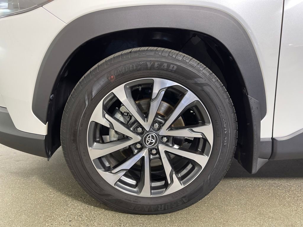 Certified 2023 Toyota Corolla Cross XLE w/ Convenience Package image 11