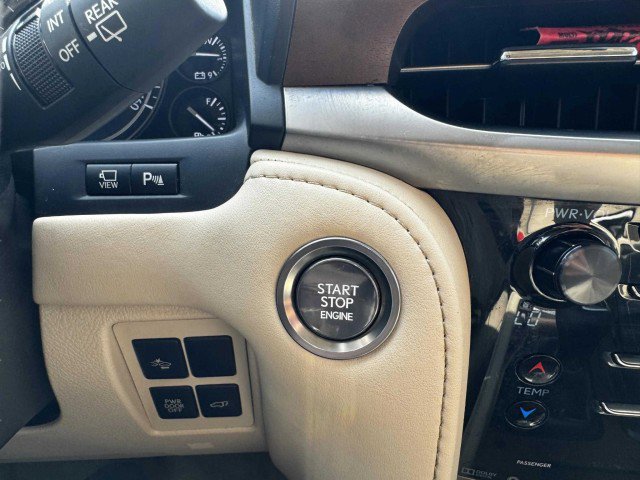 Used 2019 Lexus LX 570 4WD image 26