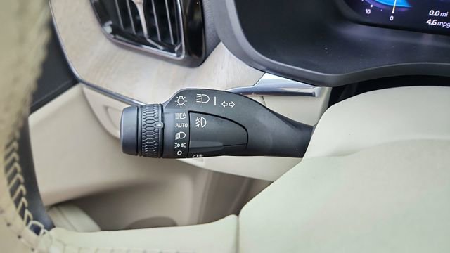 Used 2023 Volvo XC60 B5 Plus w/ Climate Package image 40