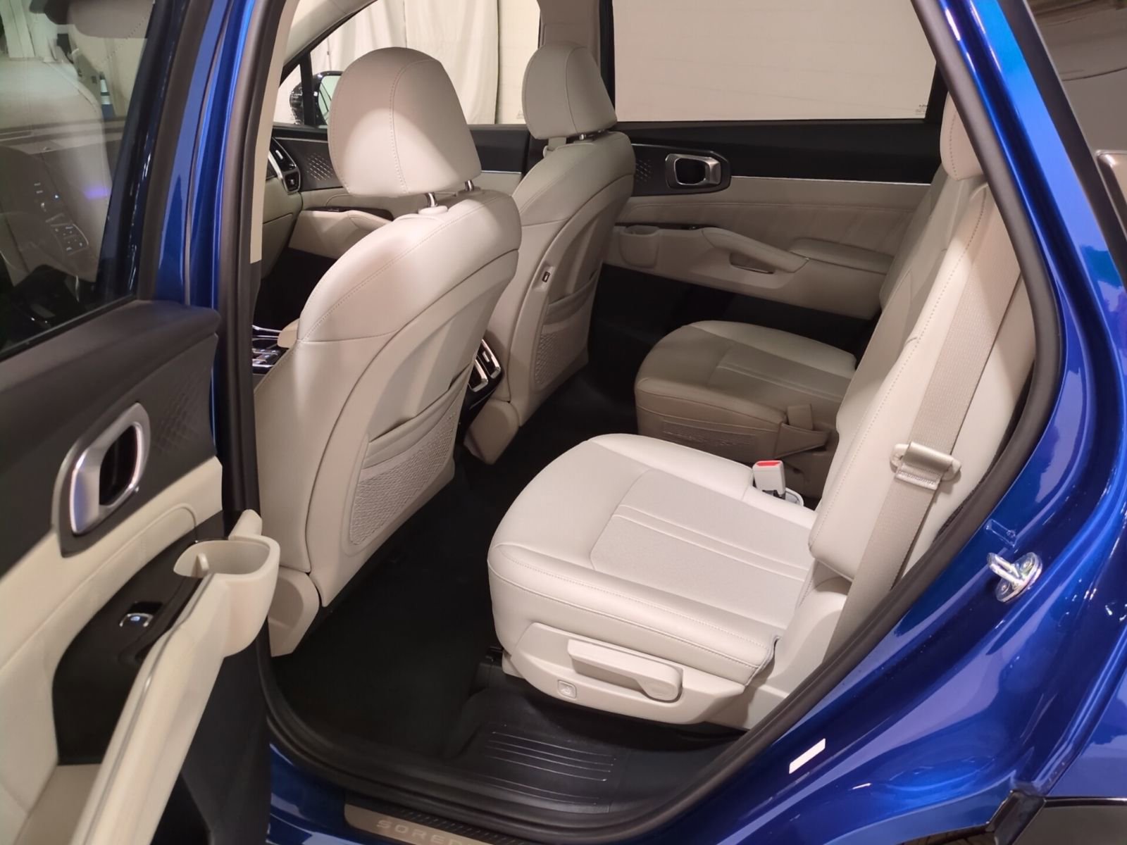 Certified 2023 Kia Sorento SX image 17