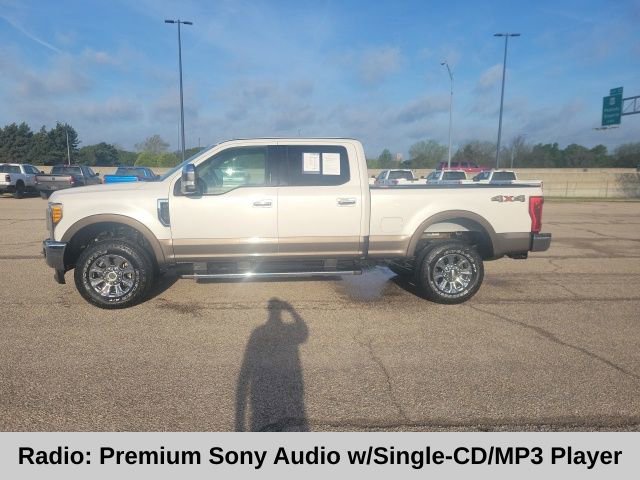 Used 2017 Ford F250 Lariat w/ Chrome Package image 3