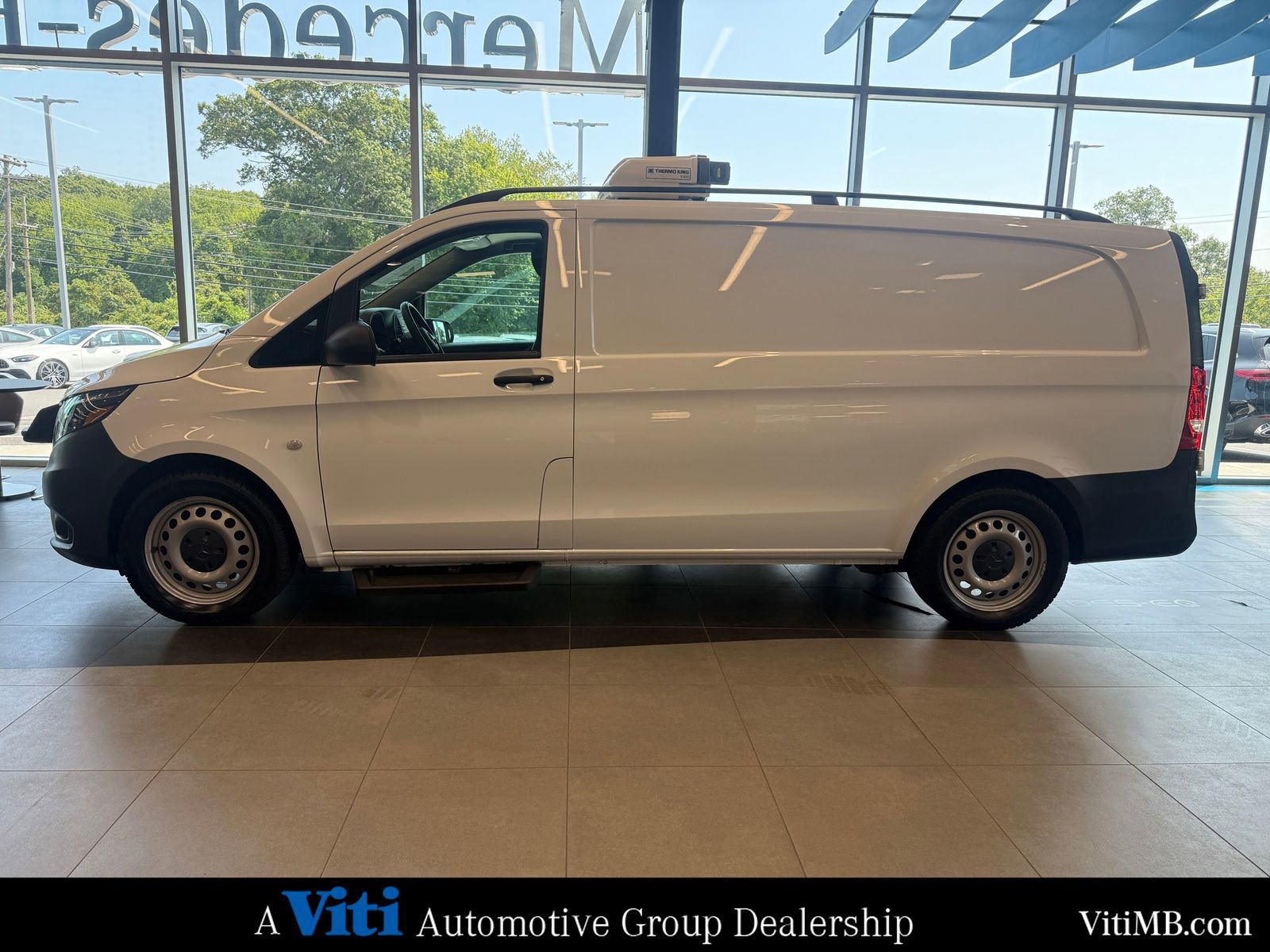 Used 2023 Mercedes-Benz Metris image 4