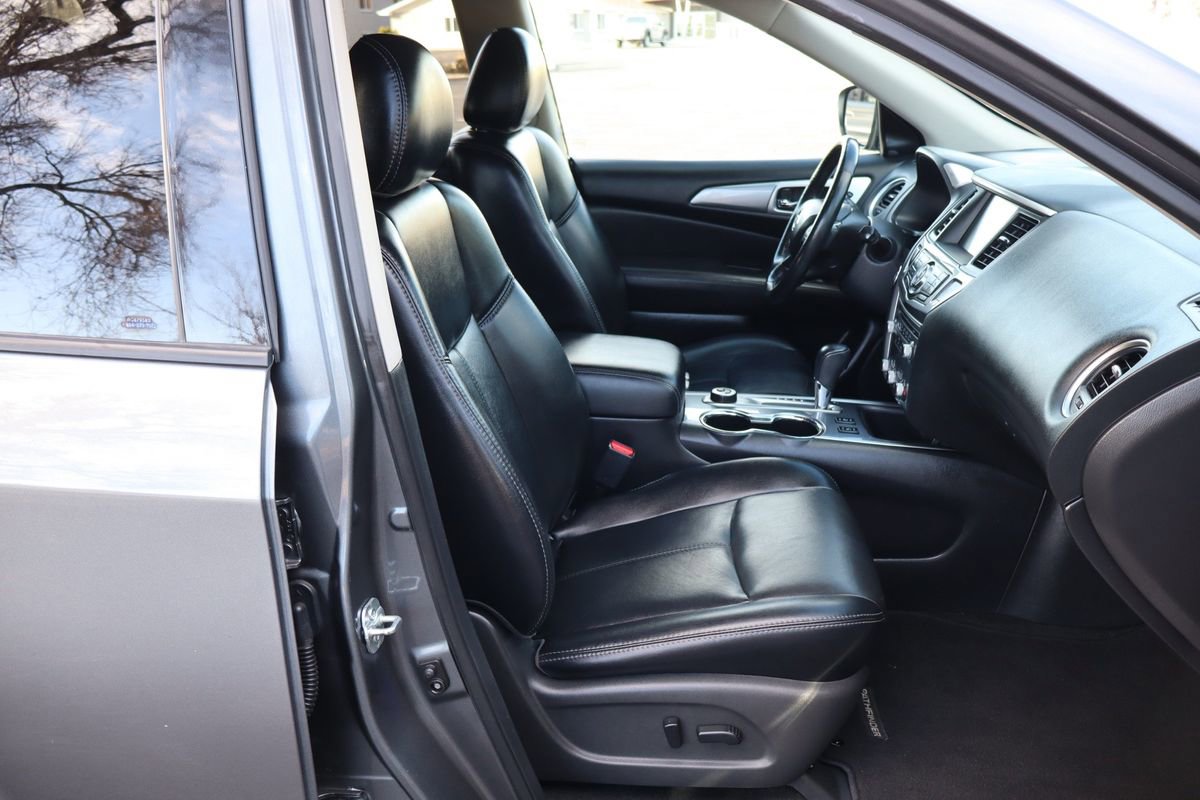 Used 2019 Nissan Pathfinder SL AWD/4WD image 24