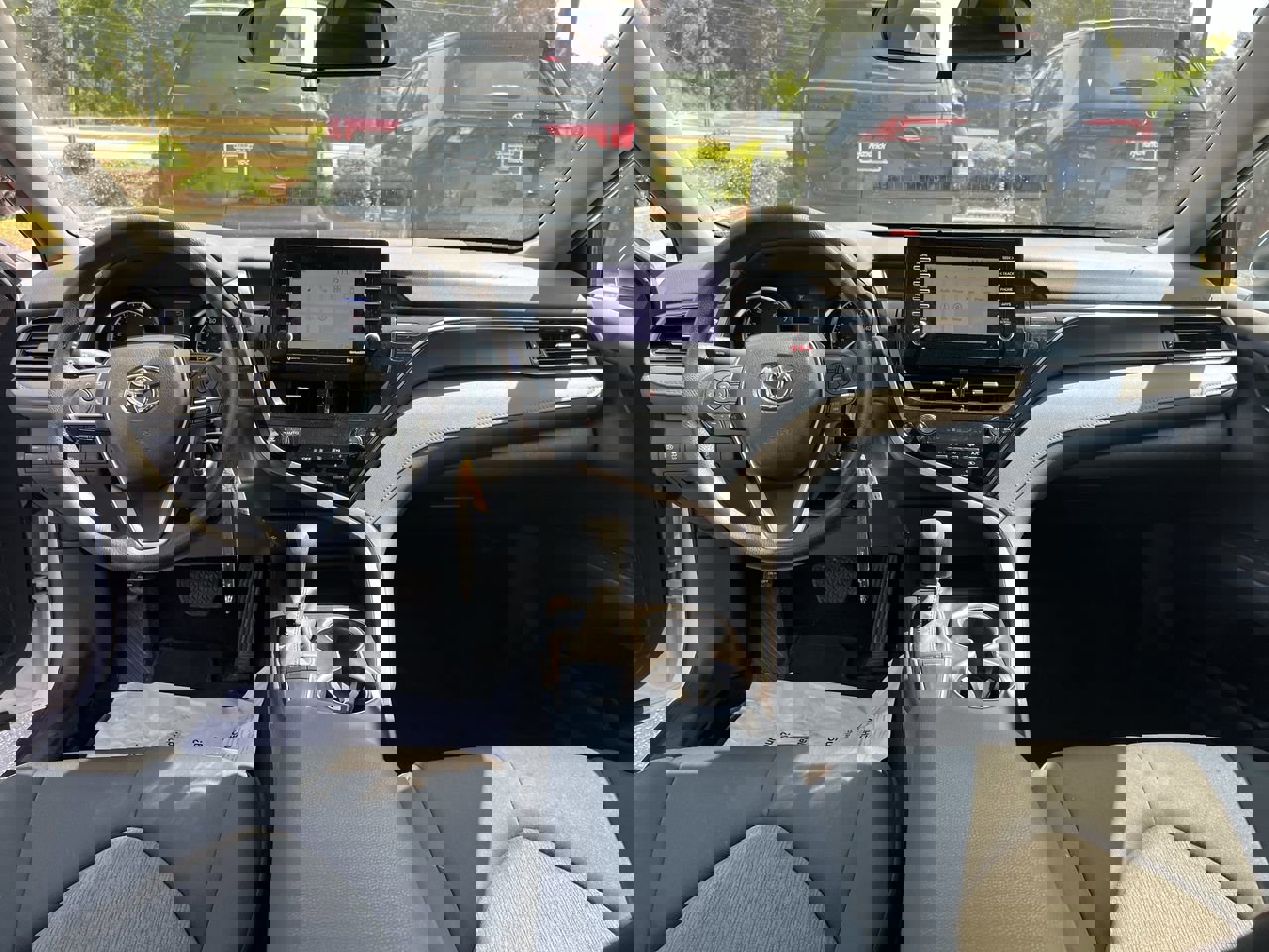 Used 2024 Toyota Camry LE FWD image 31