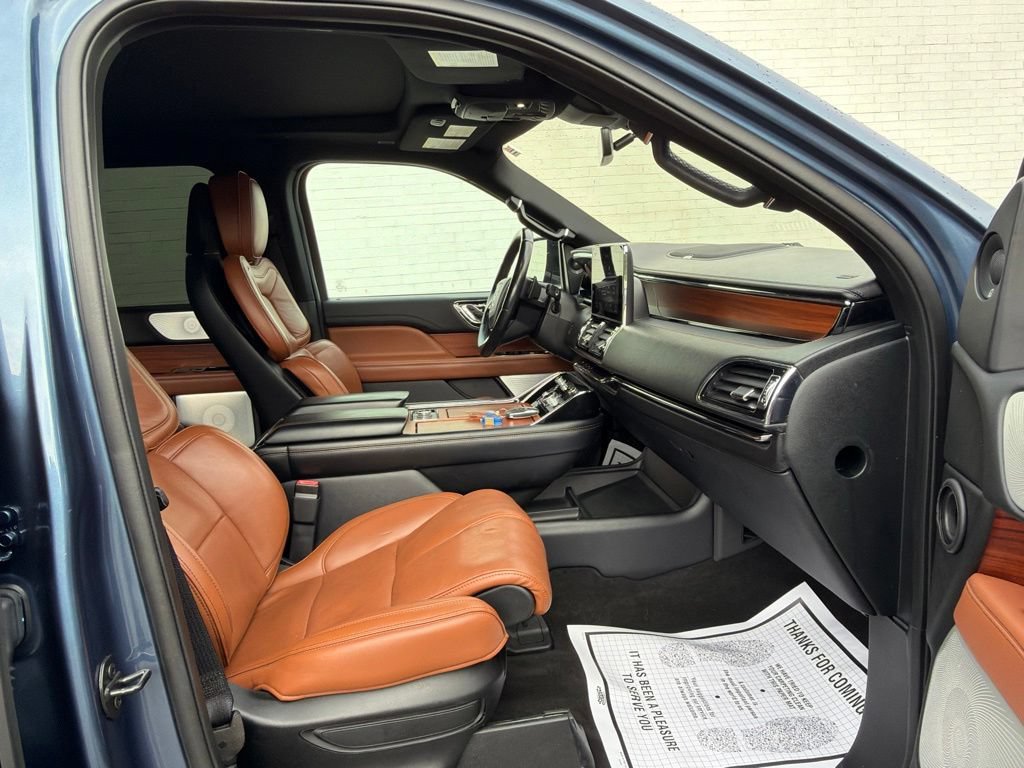 Used 2019 Lincoln Navigator L 4WD Reserve w/ Cargo Package image 13