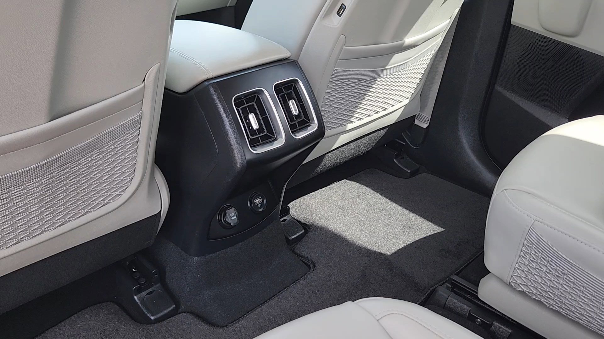 Used 2023 Kia Sorento EX image 17