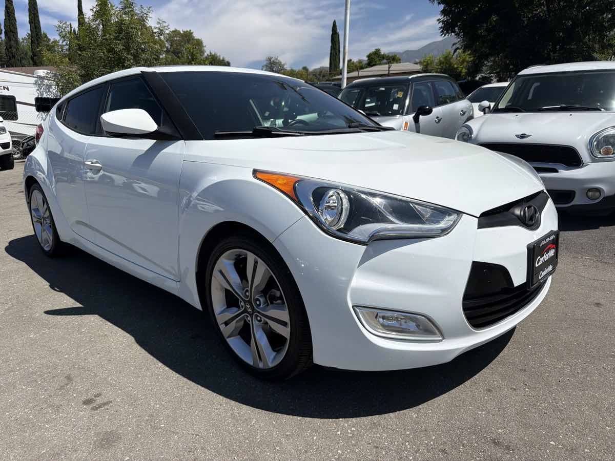 Used 2016 Hyundai Veloster w/ Option Group 02 FWD image 1