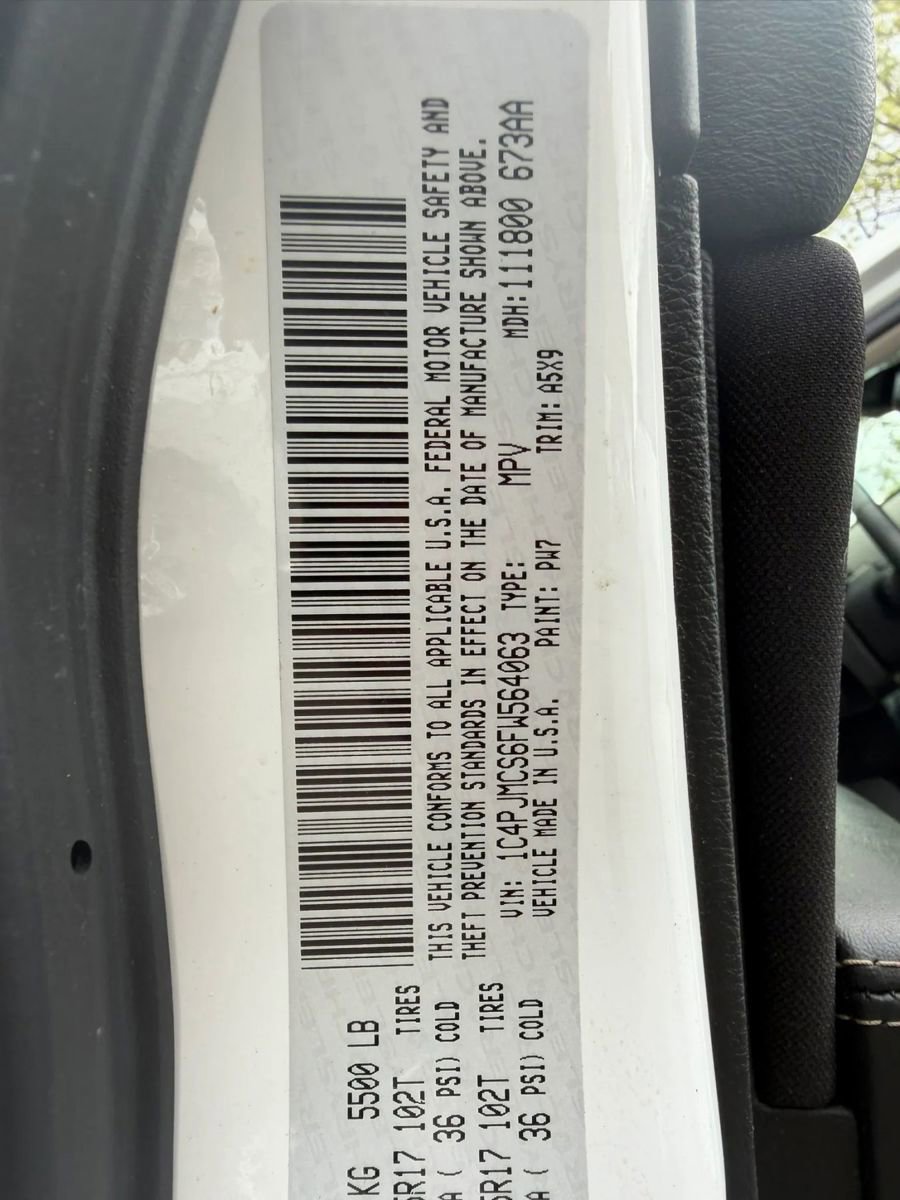 Used 2015 Jeep Cherokee Latitude w/ Cold Weather Group AWD/4WD image 23