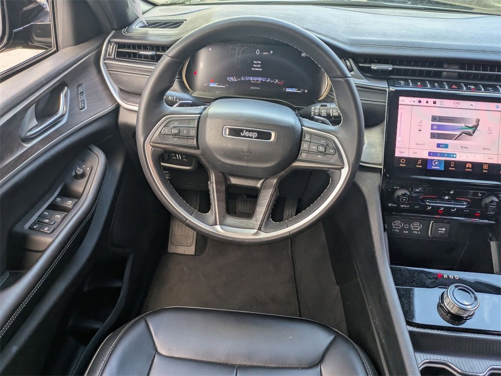 Used 2024 Jeep Grand Cherokee Limited image 24