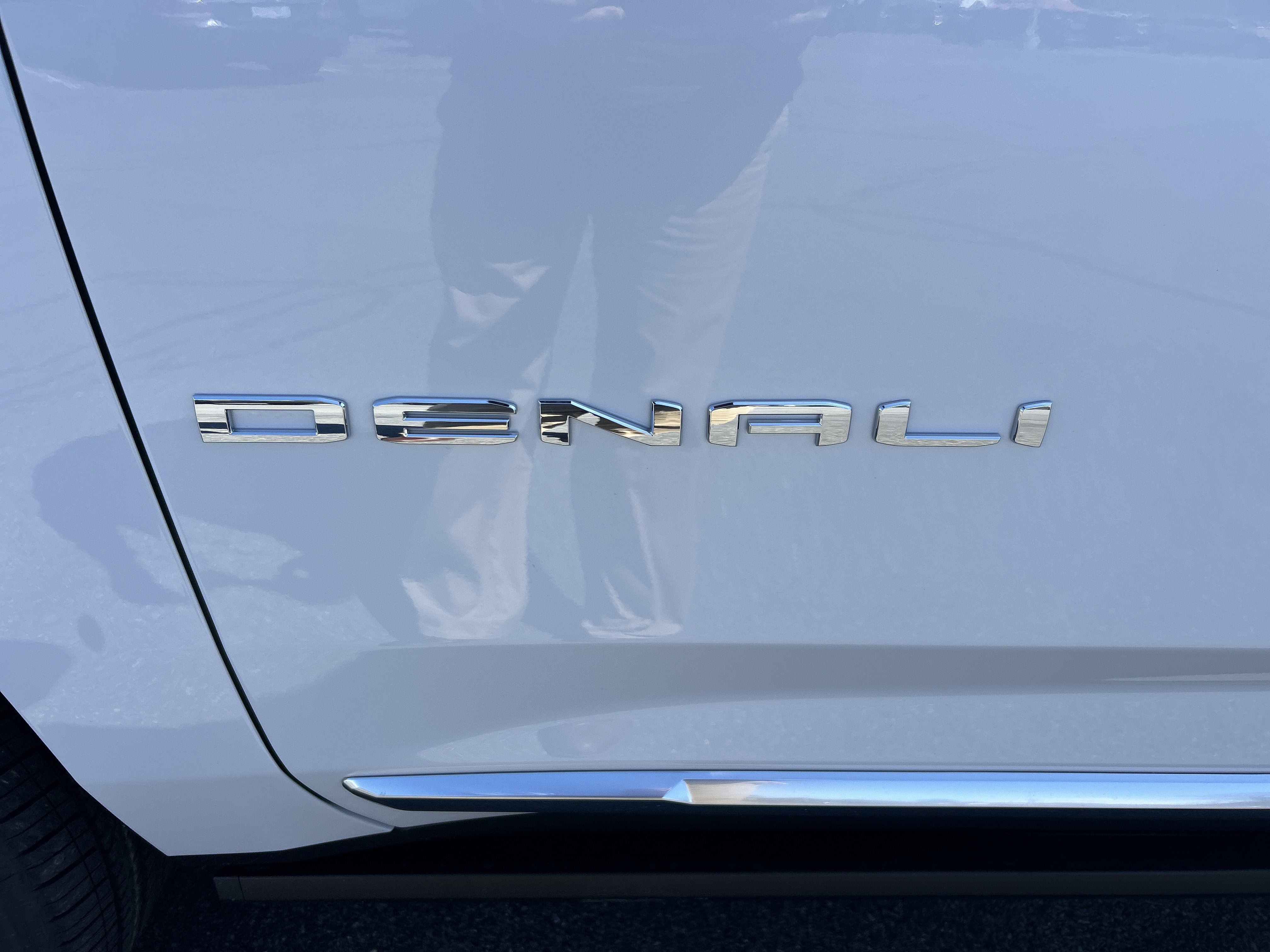 New 2026 GMC Yukon Denali w/ Denali Reserve Package AWD/4WD image 4