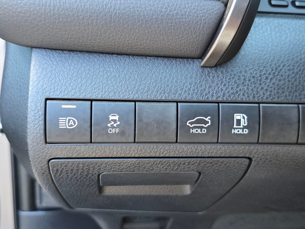 Used 2020 Toyota Camry LE FWD image 35