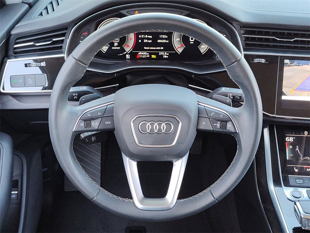 Used 2023 Audi Q8 Premium image 28
