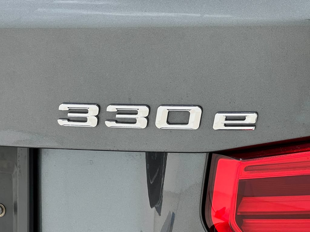Used 2018 BMW 330e RWD image 41