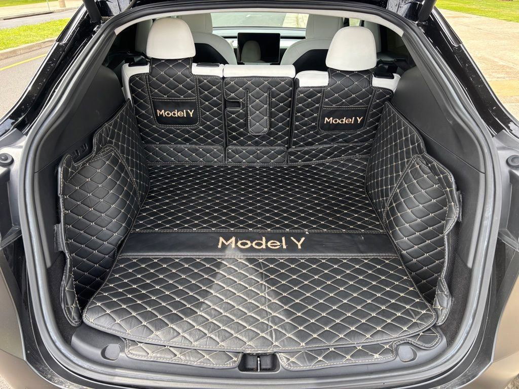 Used 2022 Tesla Model Y Long Range image 13