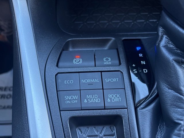 Used 2022 Toyota RAV4 XLE w/ Convenience Package image 24