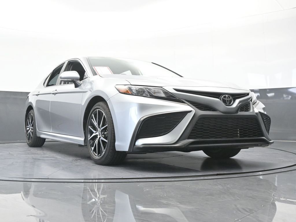 Used 2022 Toyota Camry SE FWD image 60