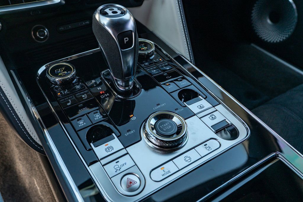 New 2025 Bentley Flying Spur Plug-In Hybrid image 35