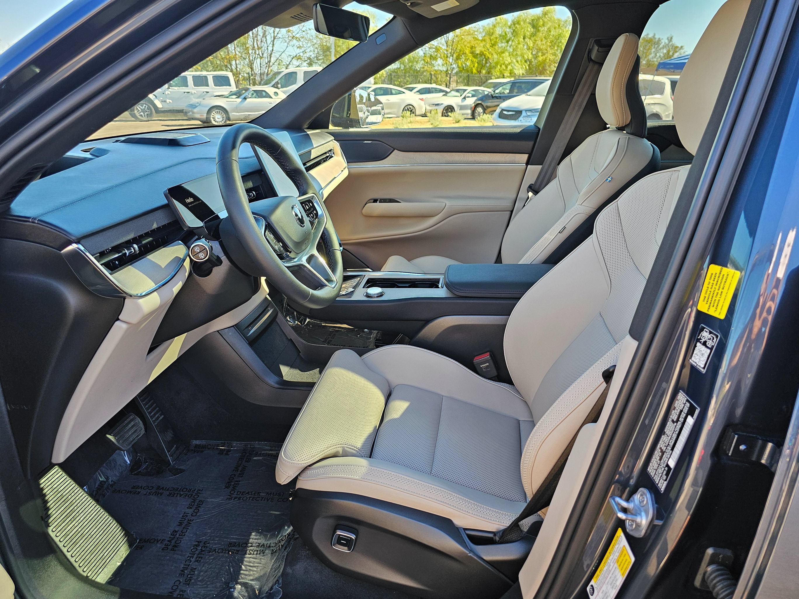 Used 2025 Volvo EX90 Ultra w/ Protection Package Premier AWD/4WD image 21
