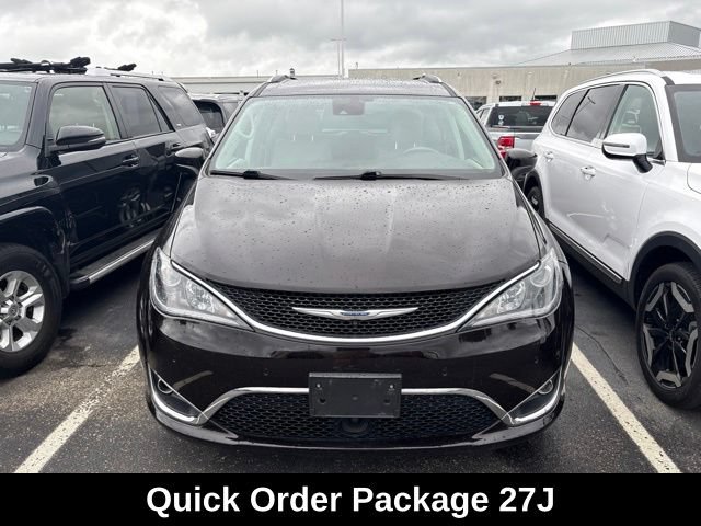 Used 2017 Chrysler Pacifica Touring-L Plus w/ Advanced Safetytec Group FWD image 2