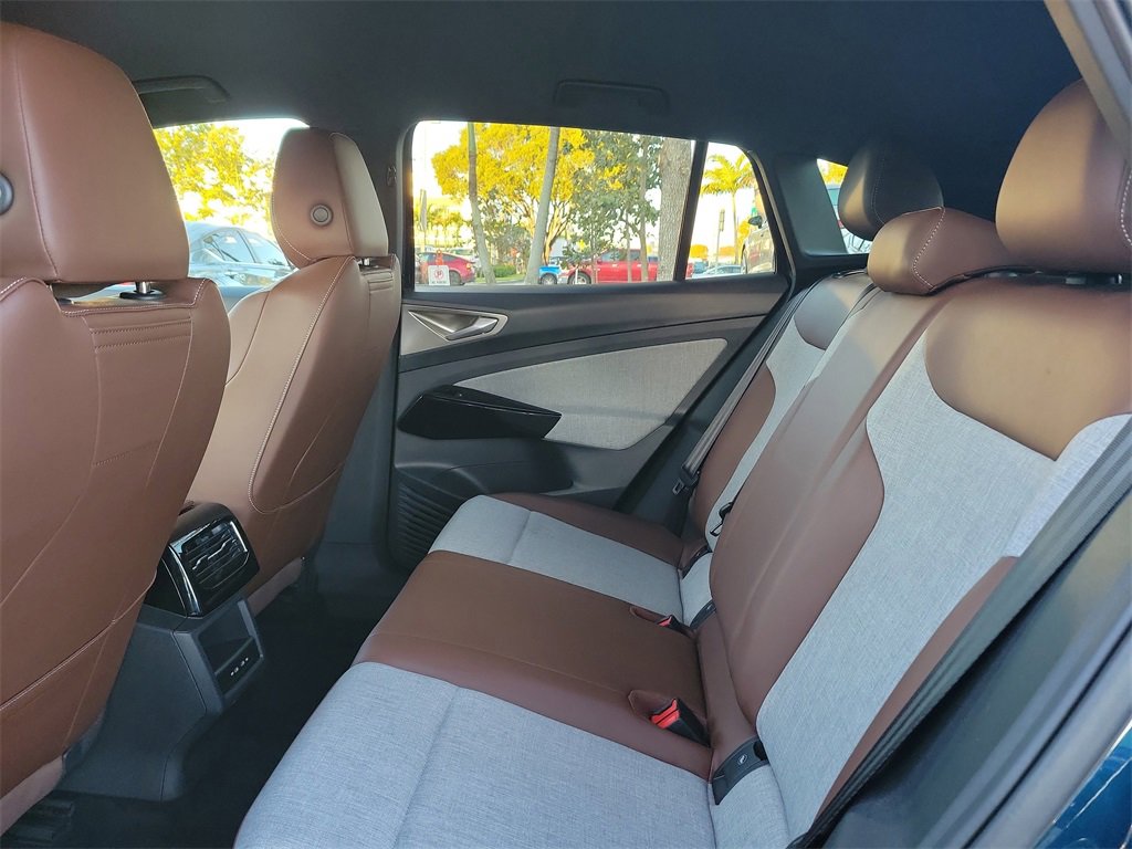 Used 2023 Volkswagen ID.4 Pro image 8