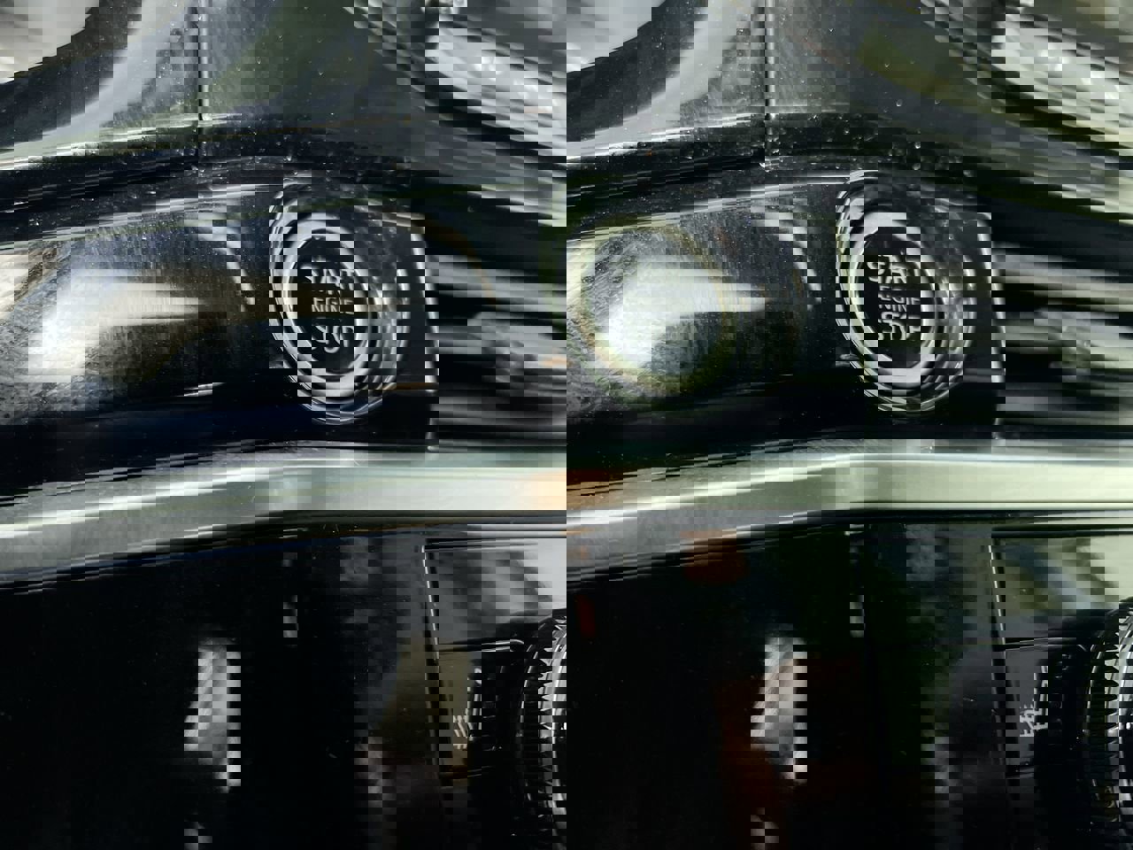 Used 2024 Nissan Pathfinder SV image 21