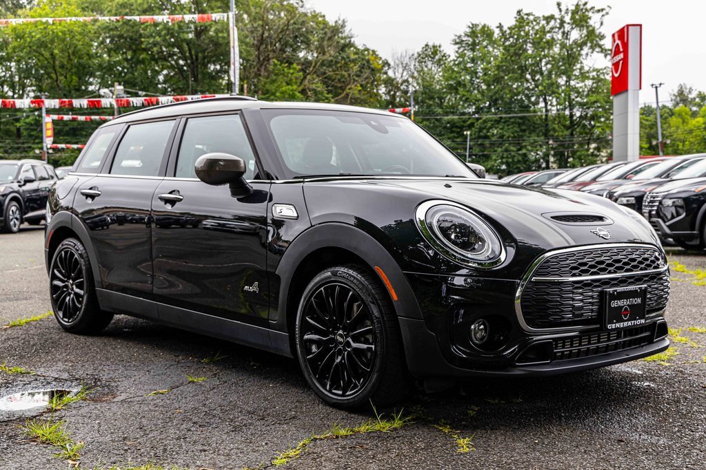 Used 2024 MINI Cooper Clubman S w/ Signature Upholstery Package image 1