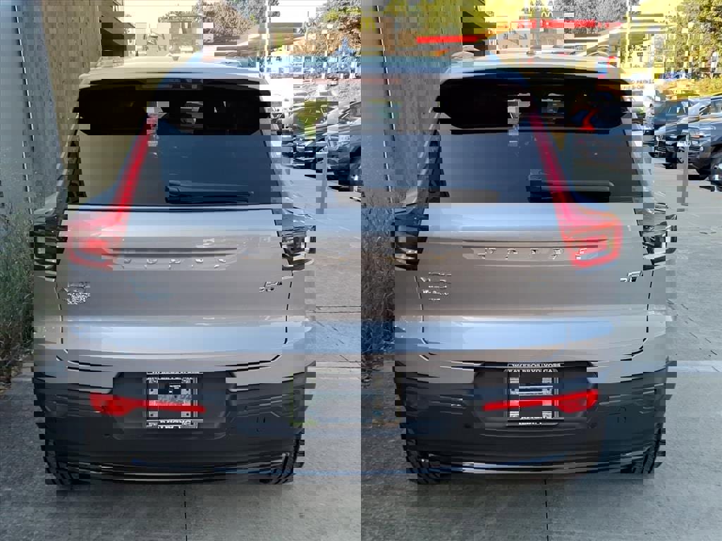 New 2026 Volvo XC40 B5 Plus w/ Protection Package Premier image 4