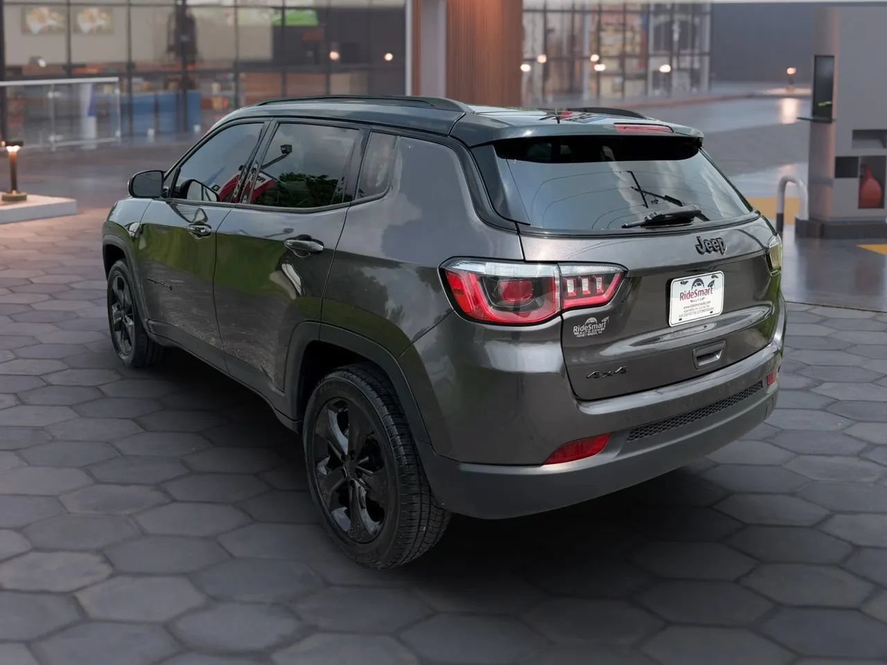 Used 2019 Jeep Compass Latitude AWD/4WD image 9