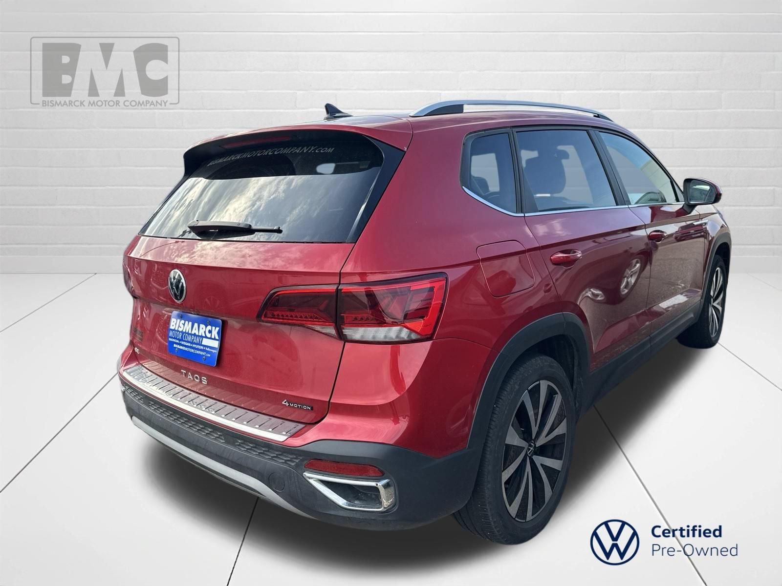 Certified 2023 Volkswagen Taos SE w/ Panoramic Sunroof Package AWD/4WD image 3