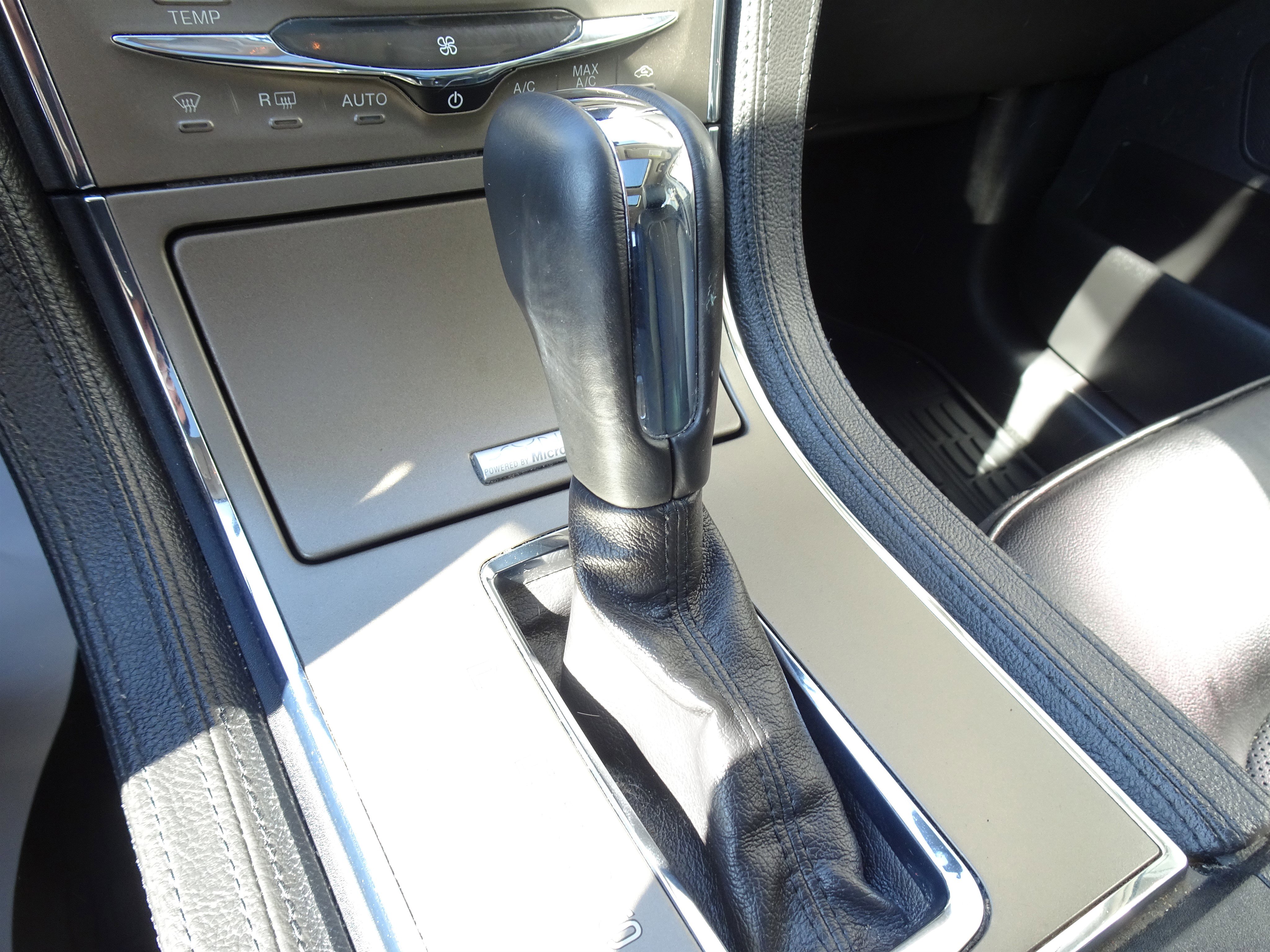 Used 2015 Lincoln MKX AWD w/ Equipment Group 102A image 18