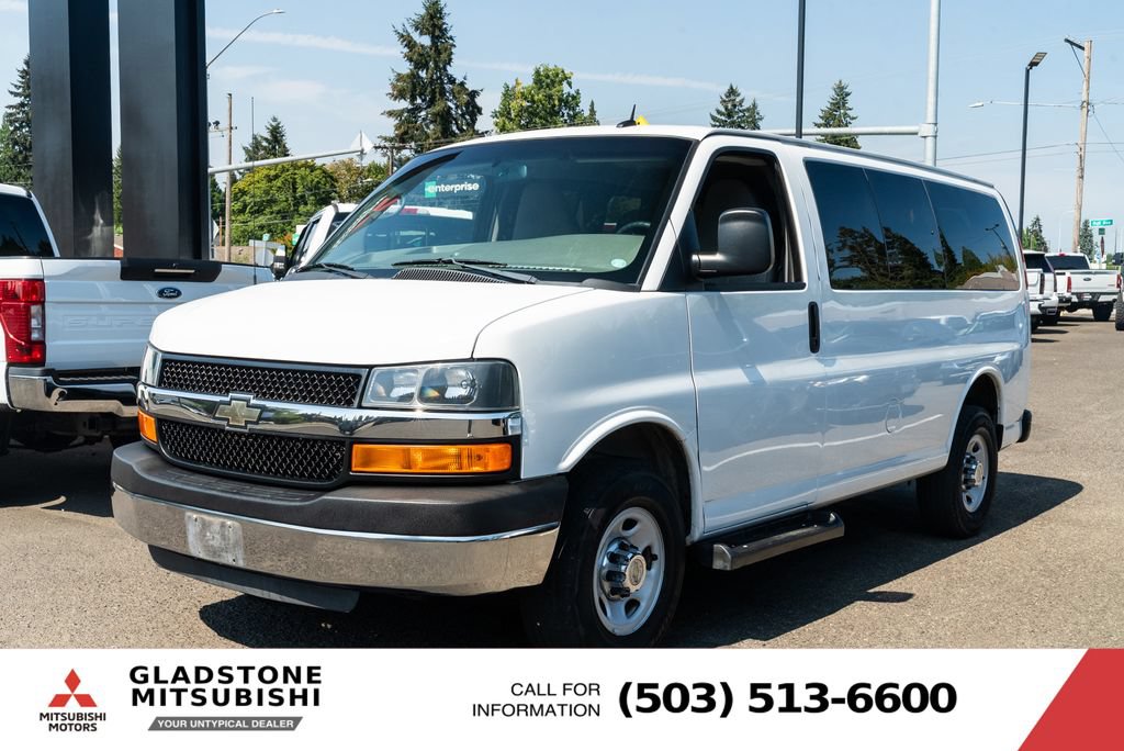 Used 2015 Chevrolet Express 2500 LT w/ LT Preferred Equipment Group RWD image 4