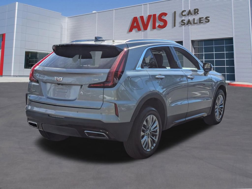 Used 2024 Cadillac XT4 Premium Luxury image 6