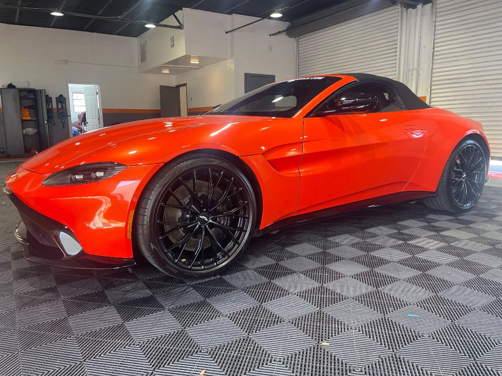 Used 2023 Aston Martin V8 Vantage Roadster image 6