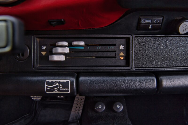 Used 1989 Porsche 911 Carrera RWD image 37