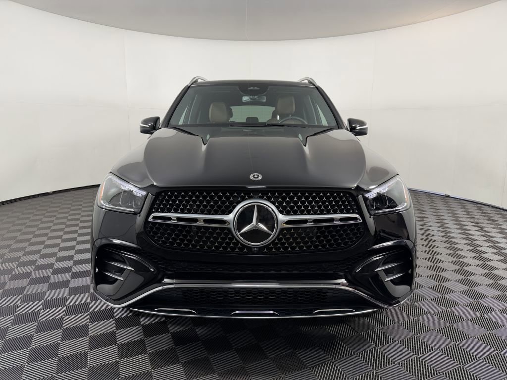 Used 2025 Mercedes-Benz GLE 450e 4MATIC image 2