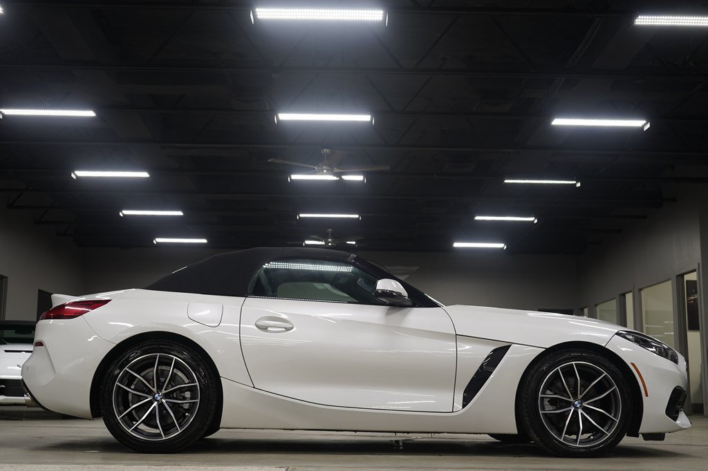 Used 2022 BMW Z4 sDrive30i w/ Driving Assistance Package RWD image 11