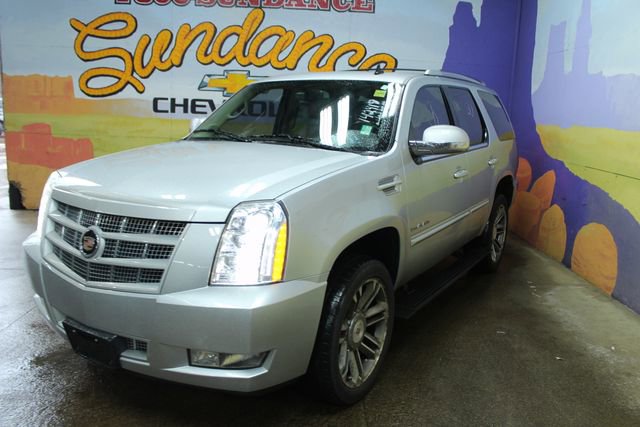 Used 2013 Cadillac Escalade Premium image 4