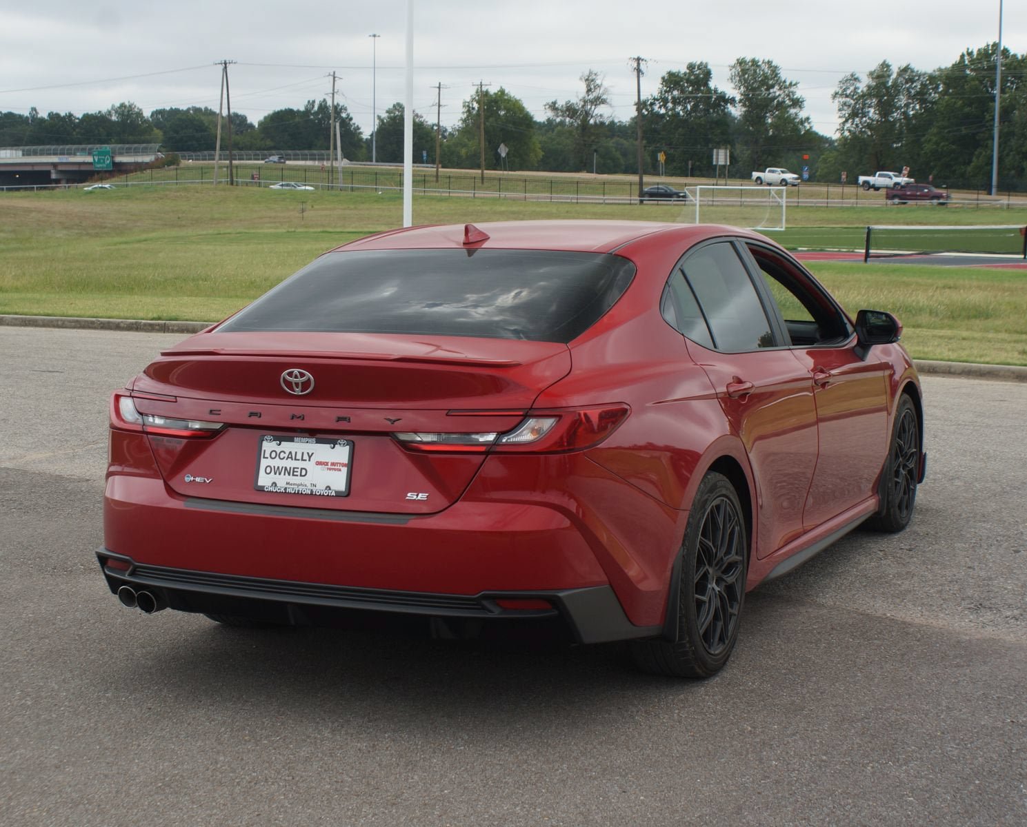 Used 2025 Toyota Camry SE FWD image 19