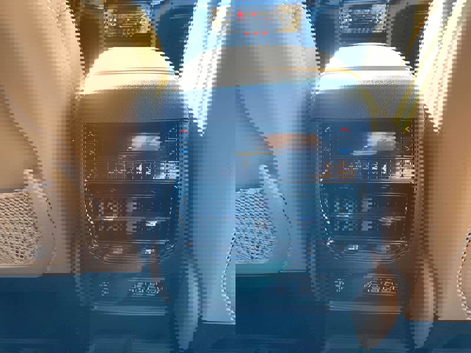 Used 2023 Jeep Grand Cherokee Summit image 17