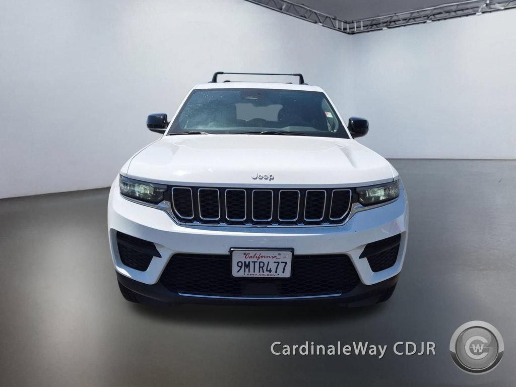 Used 2024 Jeep Grand Cherokee Laredo X AWD/4WD image 8
