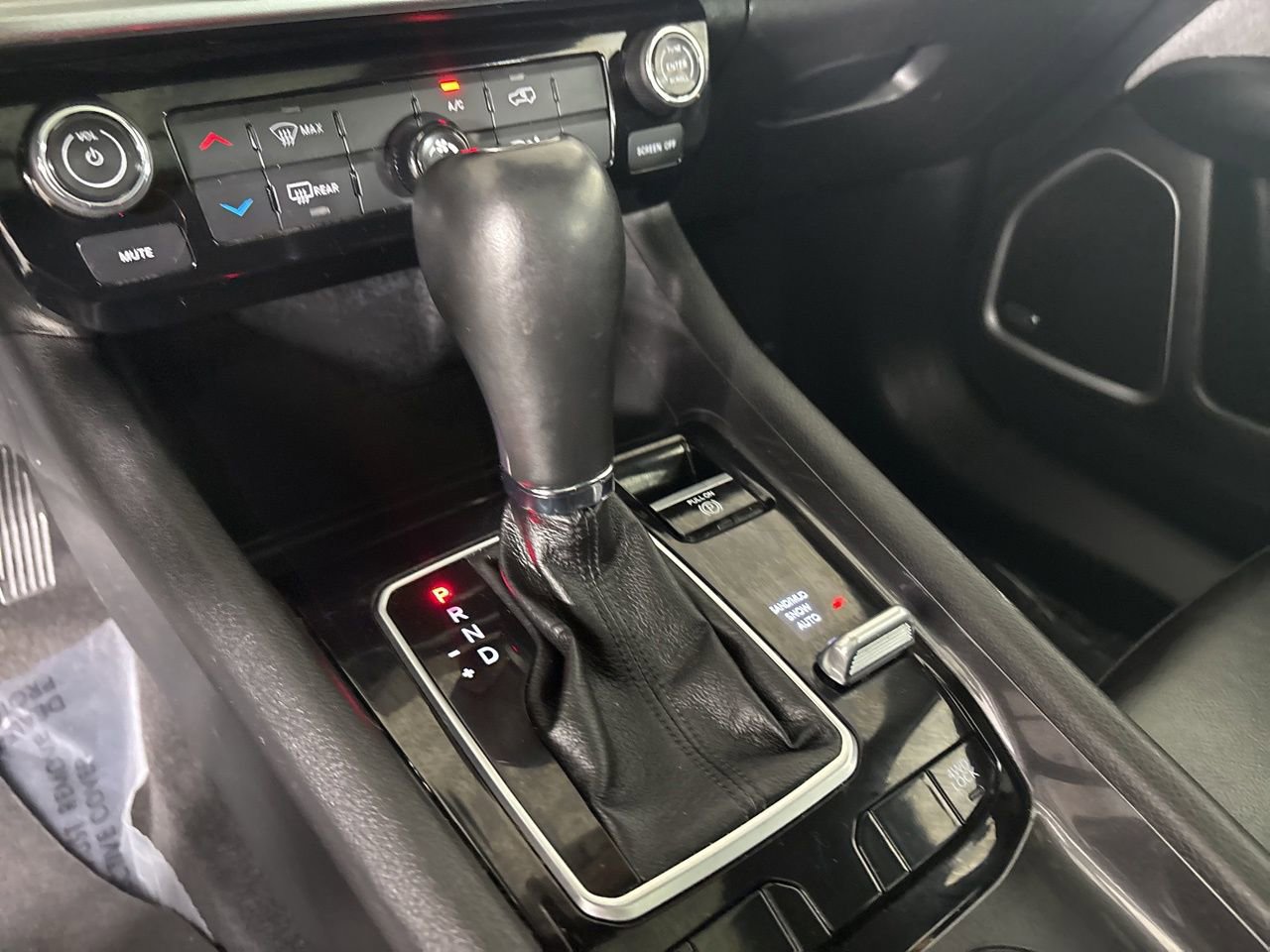 Used 2023 Jeep Compass Latitude w/ Sun and Sound Group image 17