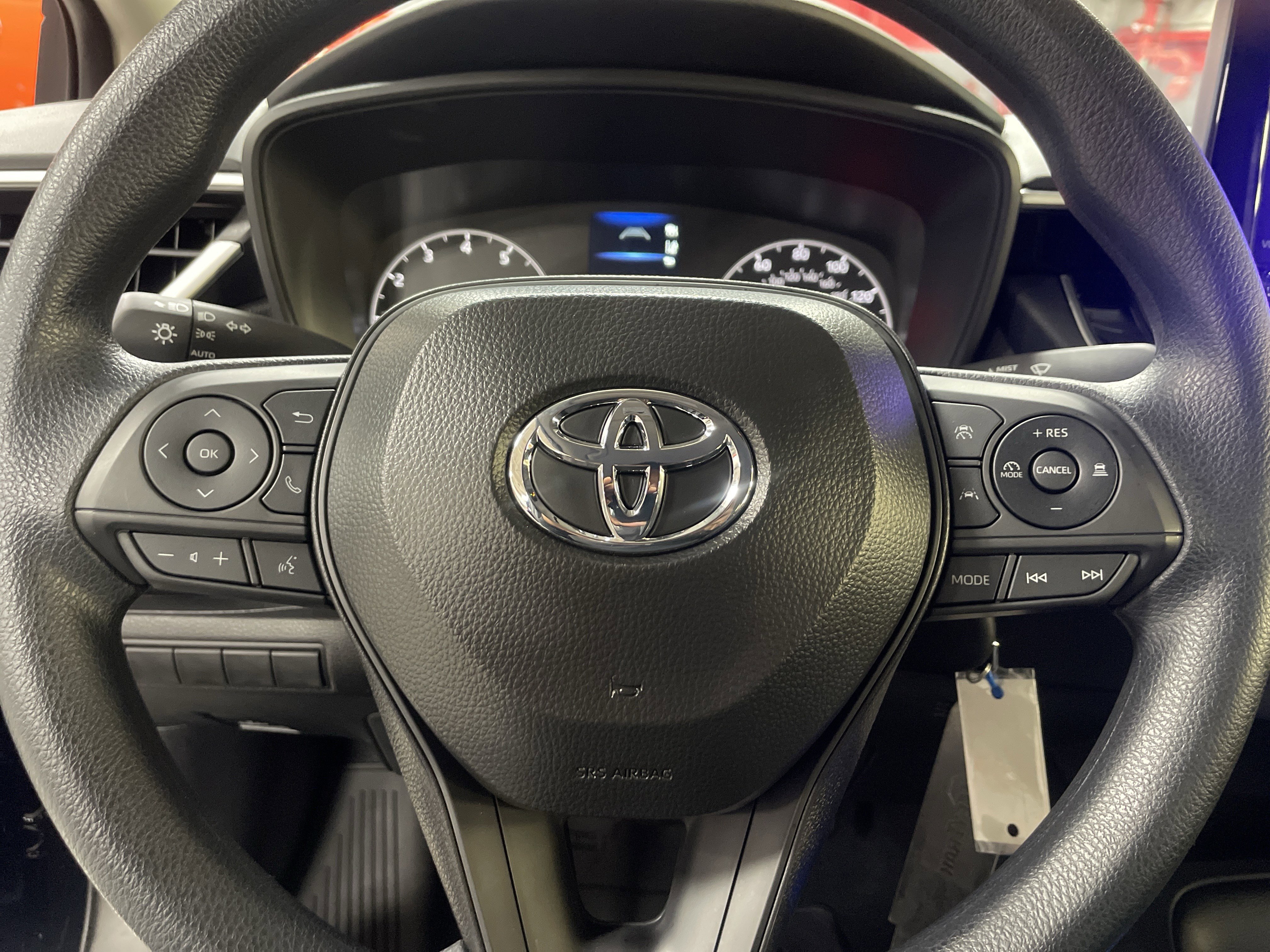 Used 2025 Toyota Corolla LE image 18