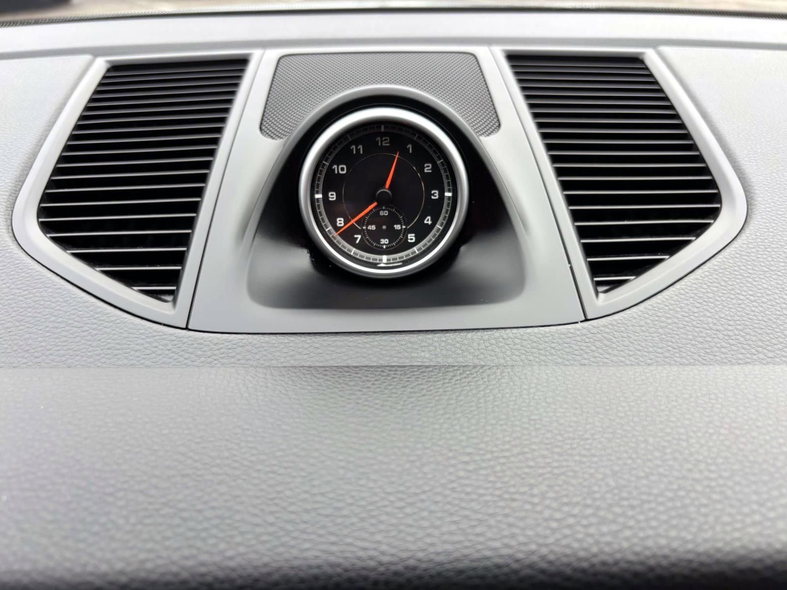 Used 2017 Porsche Macan image 37