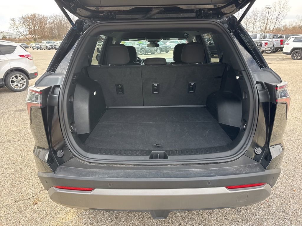 Used 2025 Chevrolet Equinox LT image 20