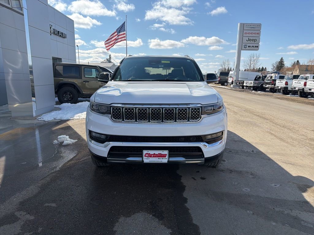 Used 2023 Jeep Grand Wagoneer Series III image 3