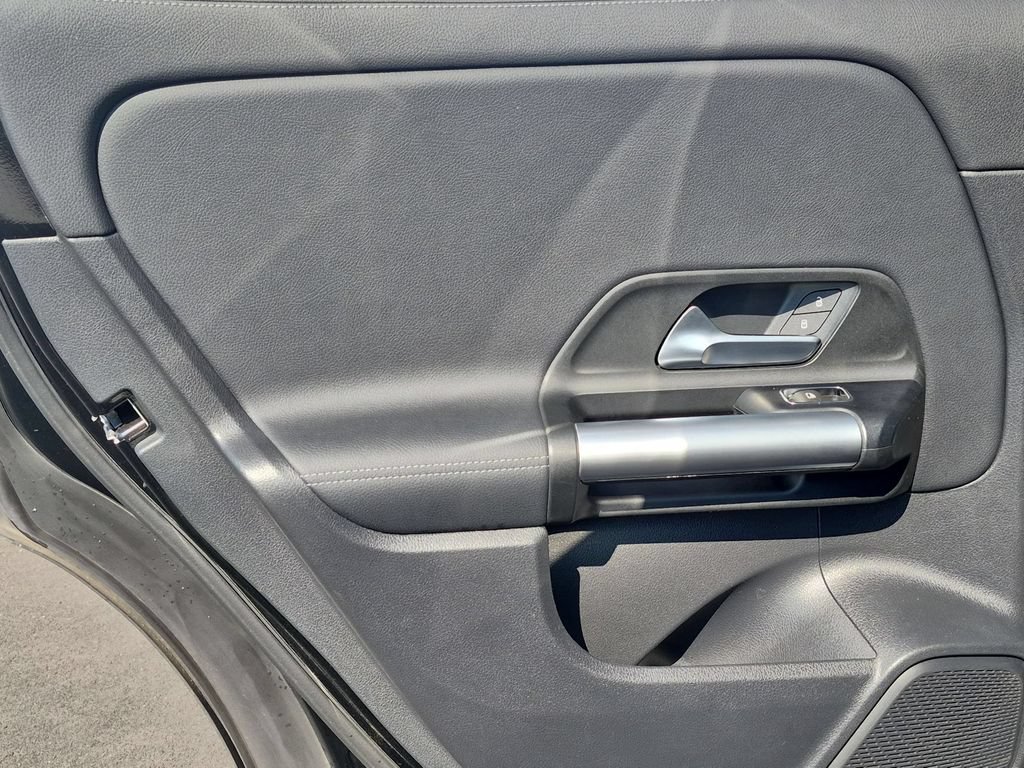 Used 2025 Mercedes-Benz GLA 250 image 24