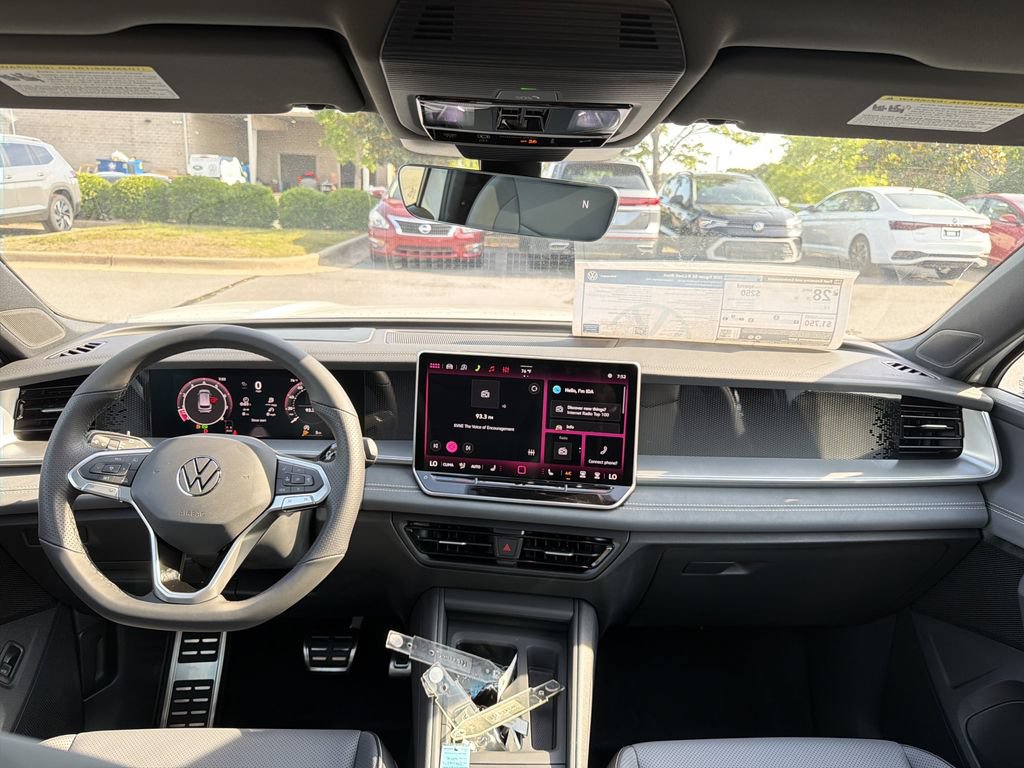 New 2026 Volkswagen Tiguan SE R-Line FWD image 20