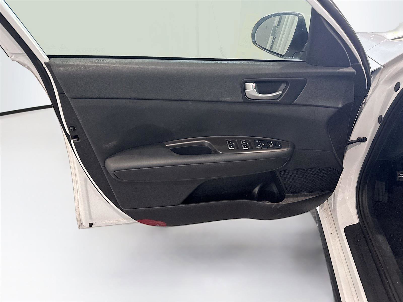 Used 2019 Kia Optima S image 9